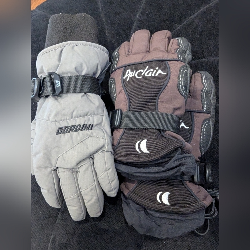Winter Gloves 2 pairs Gray Gordini & Au Clair Black NWOT Size Jr S (7)